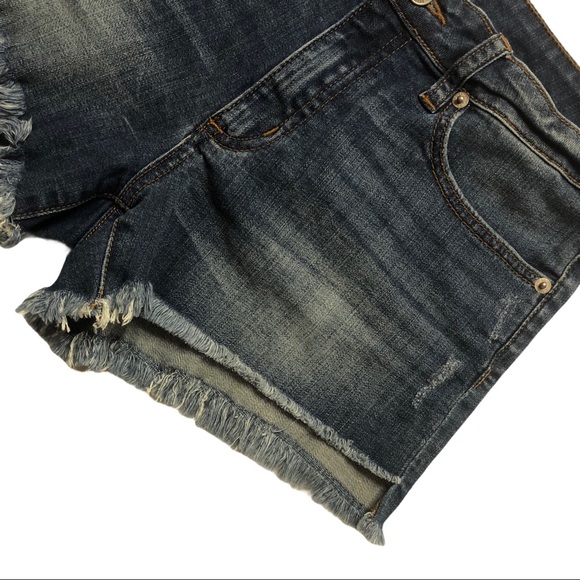 3/30 JUST USA Midrise Frayed Denim Cutoffs - Picture 4 of 4